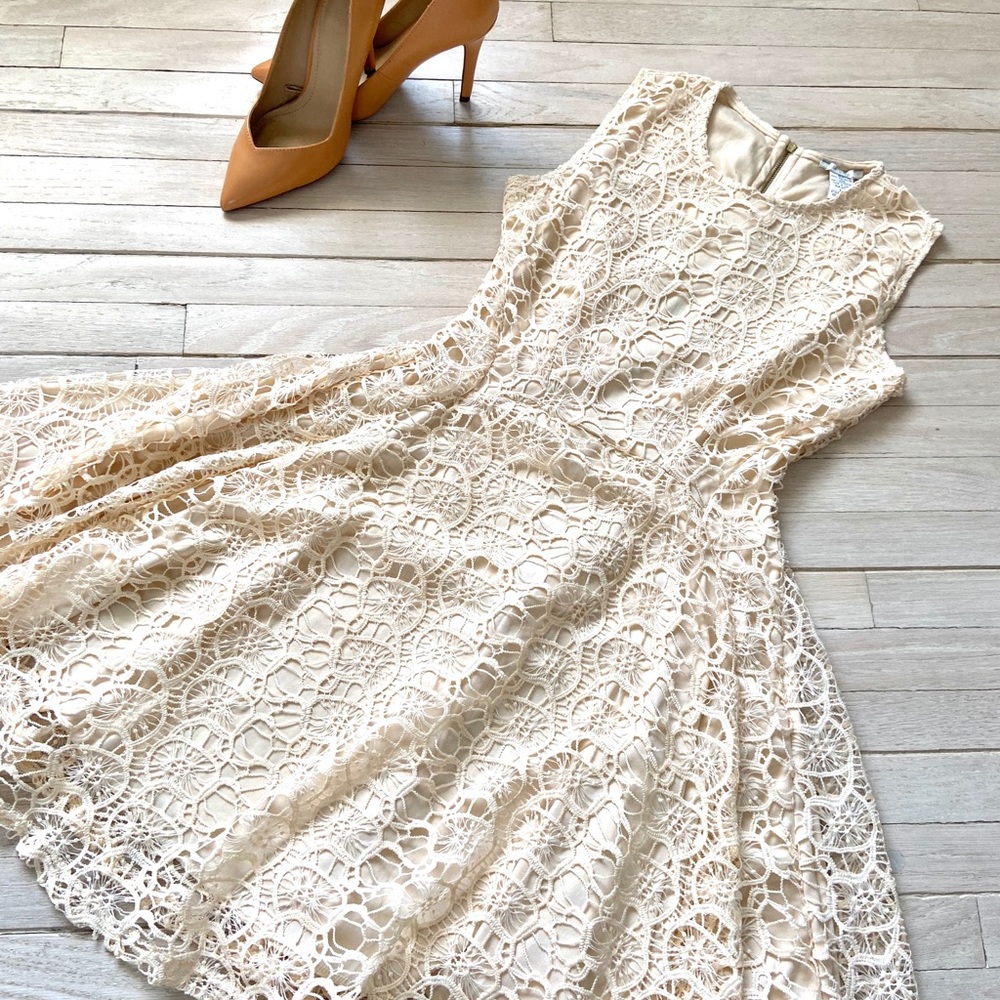 🎉HP🎉 Beautiful cream color dress 🌼
